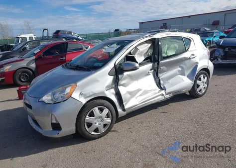 2013 Toyota Prius C Two z USA, uszkodzony, nr VIN JTDKDTB34D1531921